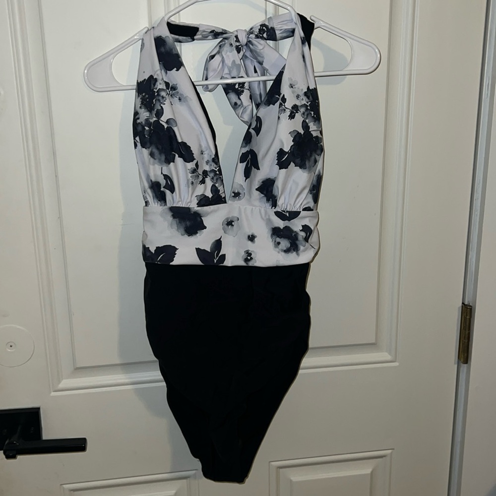 Halter too swimsuit